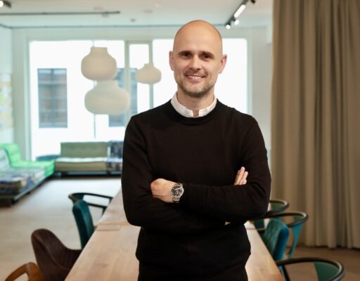 677BD46B-4DDE-47DE-BC43-F28D630835E9_1_201_a